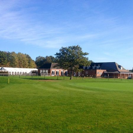 Silverstone Golf Club And Hotel Екстериор снимка