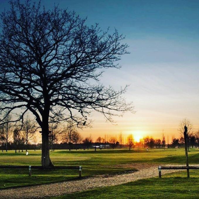 Silverstone Golf Club And Hotel Екстериор снимка