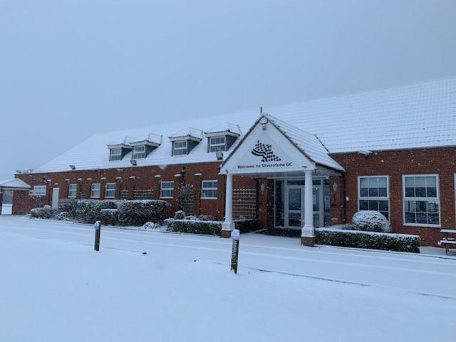 Silverstone Golf Club And Hotel Екстериор снимка