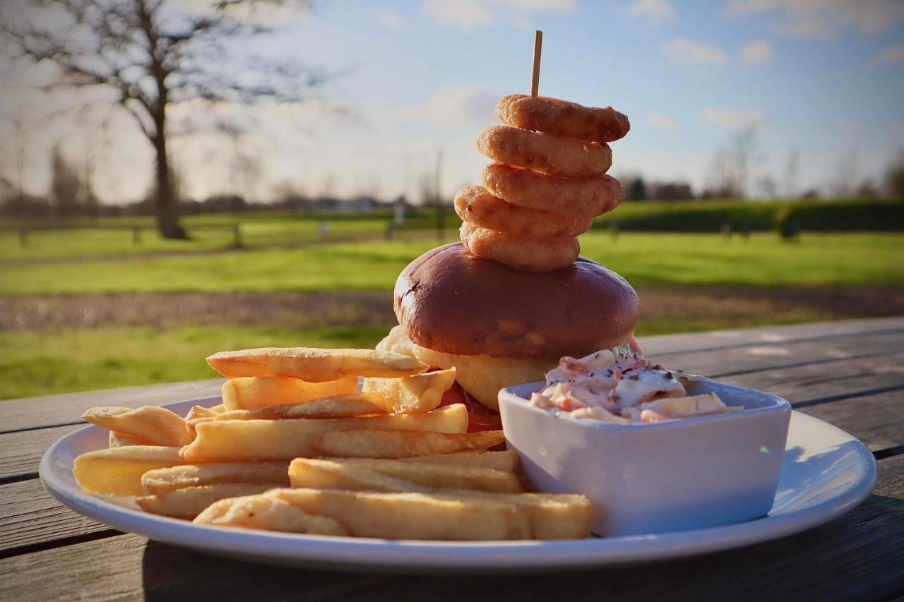Silverstone Golf Club And Hotel Екстериор снимка