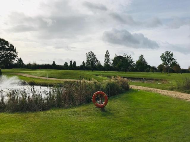 Silverstone Golf Club And Hotel Екстериор снимка