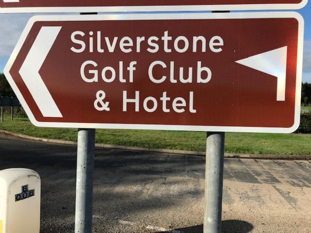 Silverstone Golf Club And Hotel Екстериор снимка